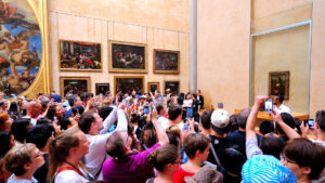 Crowd at Louvre Mona Lisa